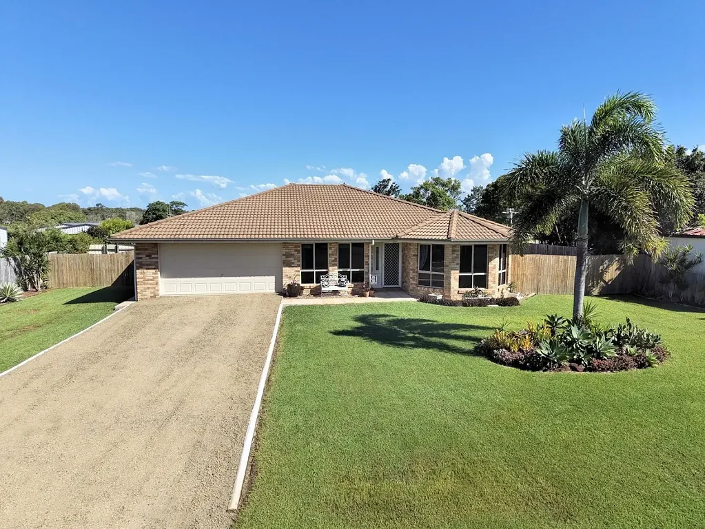 Innes Park 5房  Acreage-Style Coastal Living on 2,494m² Moments from the Beach