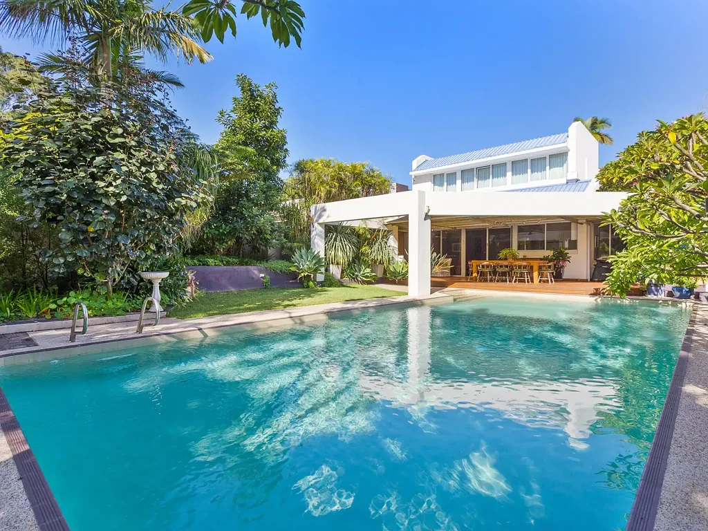 SPACIOUS, STUNNING AND SOPHISTICATED