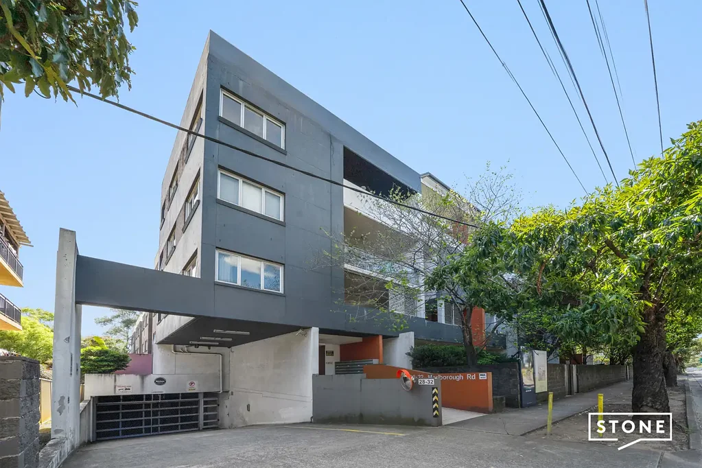 Homebush West 2침실 Split-Level Two-Bedroom Apartment with Courtyard