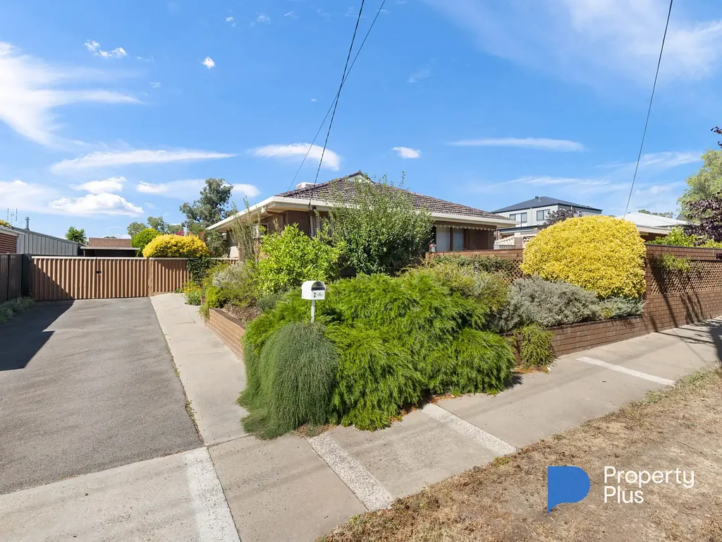 "Classic Charm in a Prime Strathdale Location"