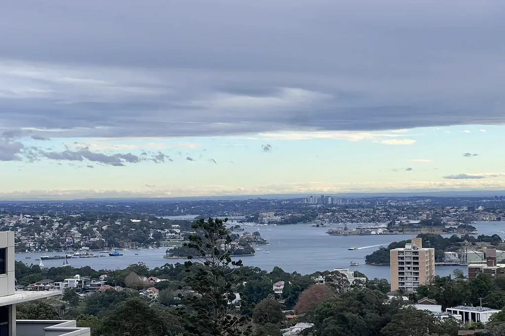 Spacious 2 Bedroom In The Heart Of North Sydney