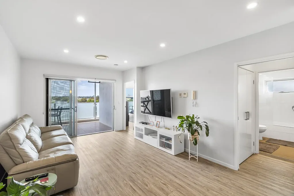 Sherwood 2Zimmer Top Floor, North-facing unit with Views to the City and Mount Coot-tha