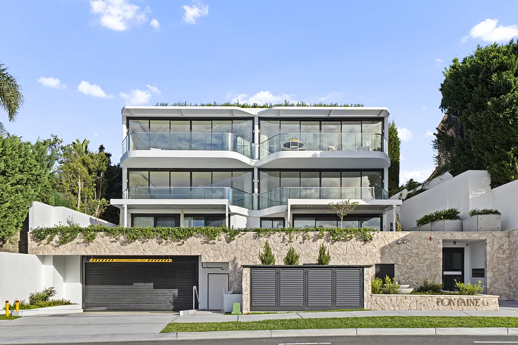Vaucluse 2房 发现豪华生活的新标杆 位置绝佳欣赏海港景致 定制大理石厨房明亮开放式起居区 豪华欧洲浴室中央空调直达电梯 地理亮点Vaucluse Village精致生活 距离海滩仅一步之遥 Where European Elegance Meets Harbourside Beauty - Welcome to Fontaine, Vaucluse