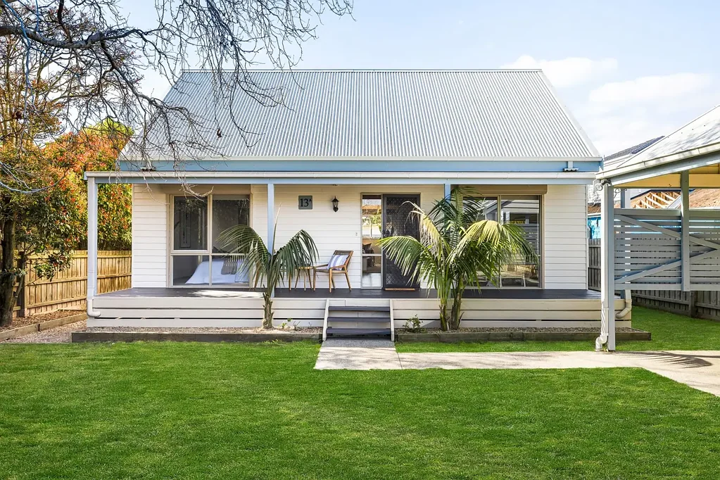 Mornington 3Phòng ngủ The Brief: A Generous Slice of the Mornington Lifestyle