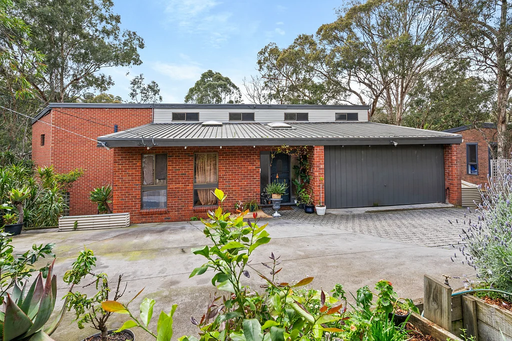 72 Karingal Drive, Eltham North, VIC 3095