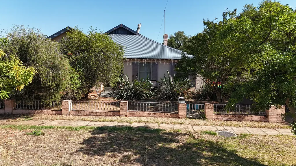 4 Forster Street, Parkes, NSW 2870