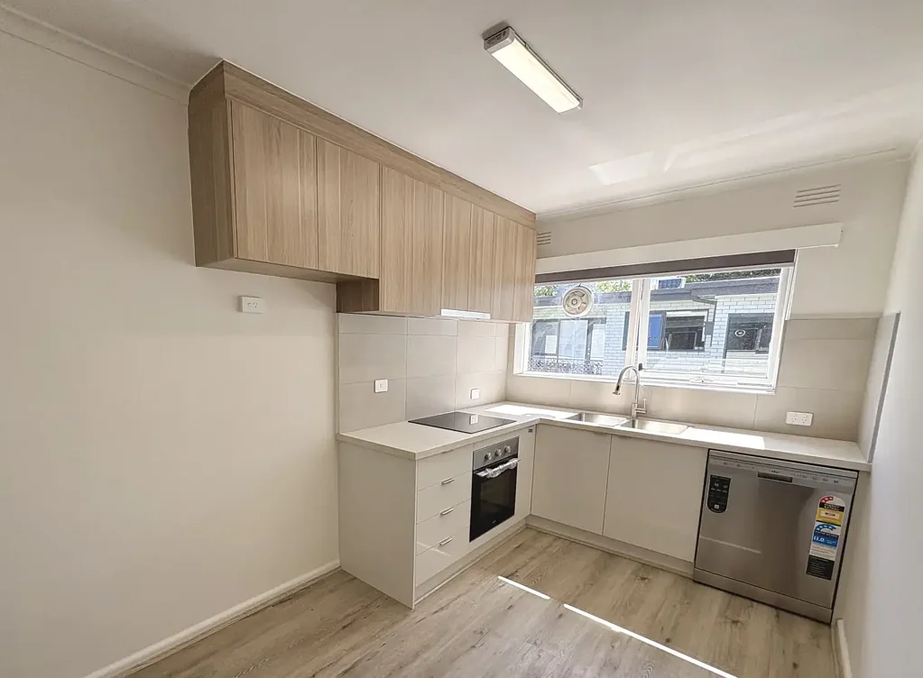 Bright & Spacious Apartment in a Prime Caulfield Location