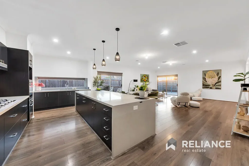 Truganina 4ห้องนอน FULLY UPGRADEDEAST FACING 30 SQ OF HIGH-END LUXURY IN THE PRESTIGIOUS WESTBROOK ESTATE!!