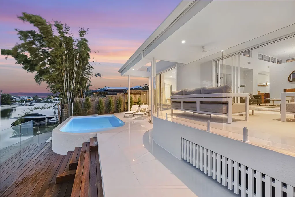 Broadbeach Waters 4कमरा 'Casa Solara'