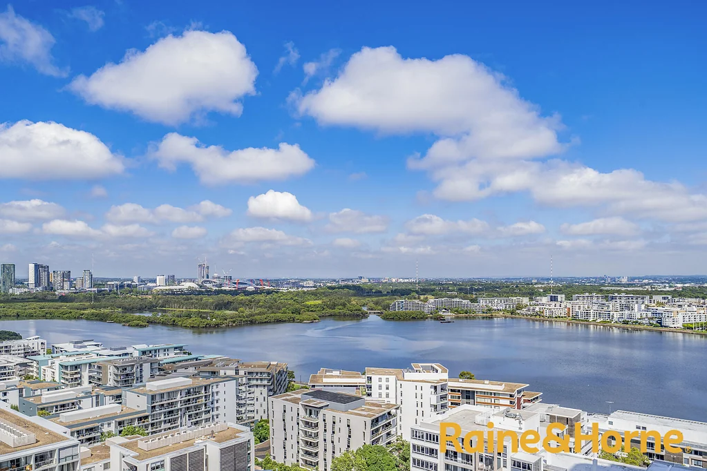 Stunning 1 Bedroom Apartment with 18th Sprawling Floor Water Views in Rhodes Central