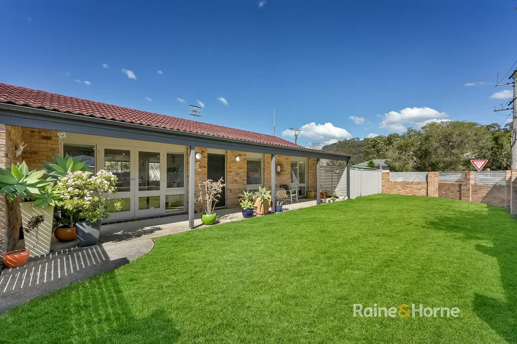 Woy Woy 4Zimmer Renovated Family Living on a Generous Corner Block