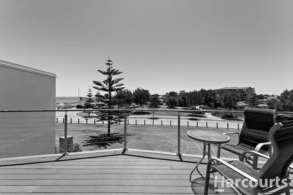 3/16 Dolphin Drive, Mandurah, WA 6210