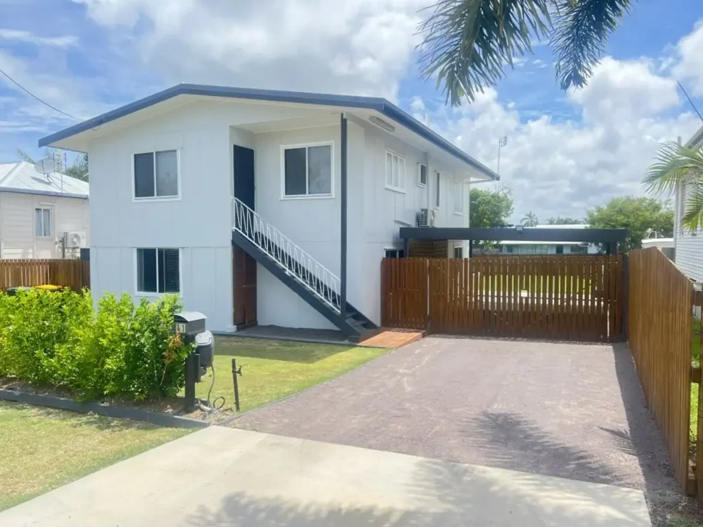 Bowen 6 Bedroom Charming and Spacious Family Home in Prime Location