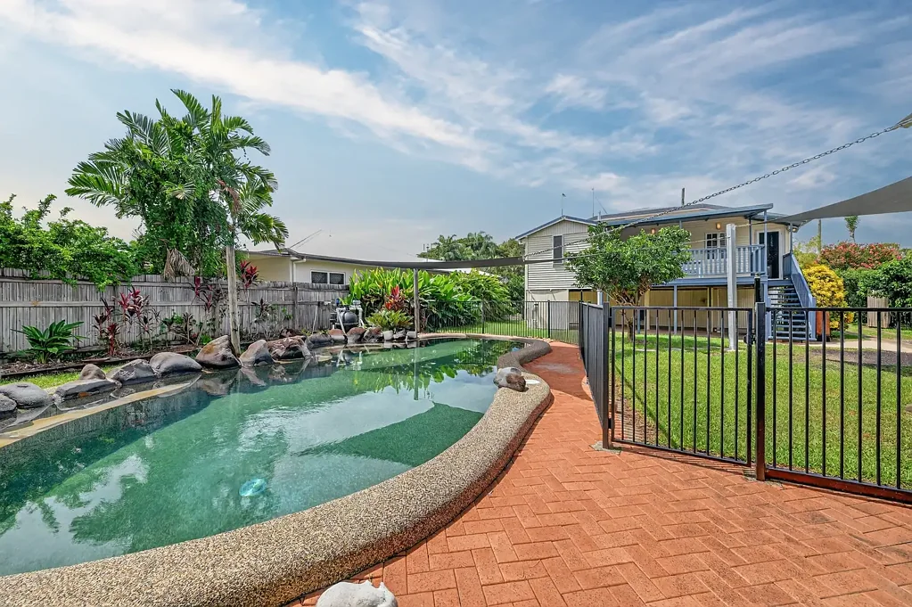 49 Hughes Street, Hermit Park, QLD 4812