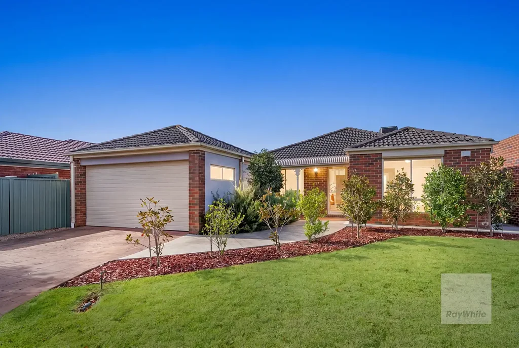 20 Northampton Crescent, Caroline Springs, VIC 3023