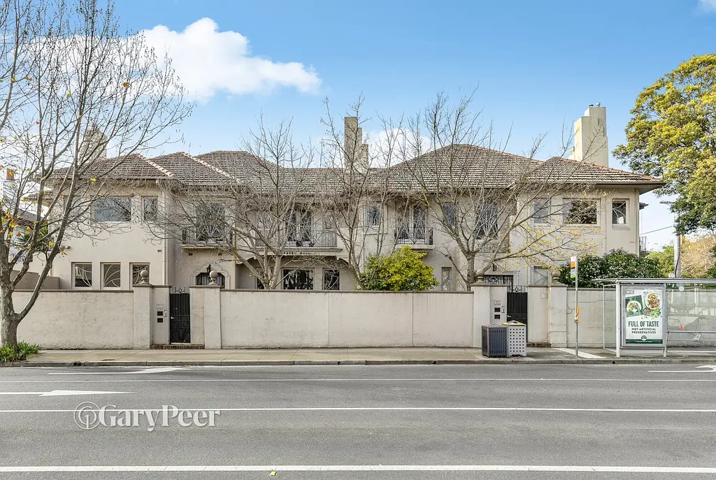 Toorak 3Kwarto Big, bright & brilliantly located!