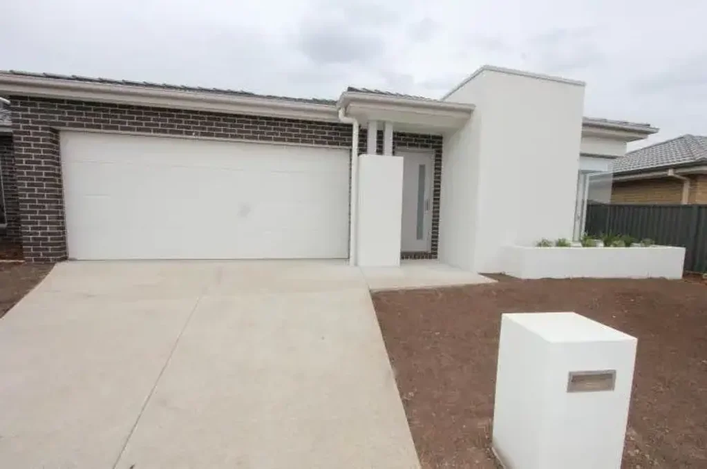 21 Wilmott St, Lucas, VIC 3350, 3 Bedrooms, 2 Bathrooms, House