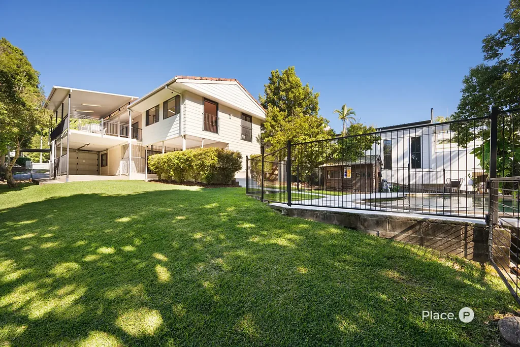 Balmoral 4房 Balmoral Hill 的最佳选择！家庭生活 / 可分割地块 / 或建造梦想家园 The best of Balmoral Hill! Family Living / Sub Dividable Site / Or build the dream