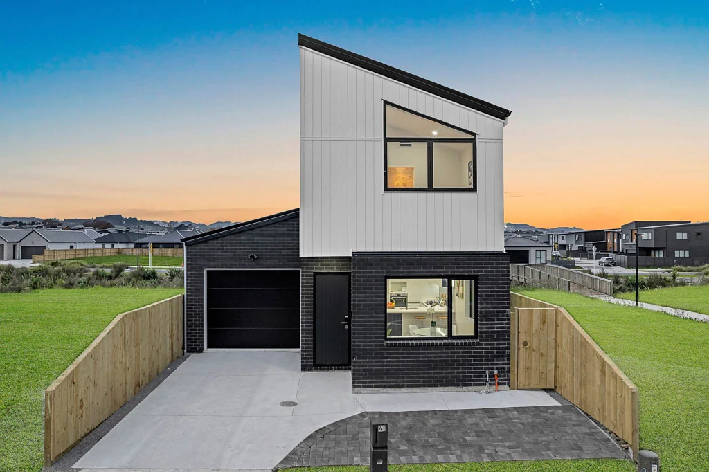 Opaheke 3Zimmer Stylish Reserve-Side Living - Heart of Opaheke!