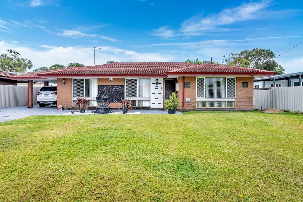 Hillman 4房  Under Offer by Karen Bryant | Mid $600,000's