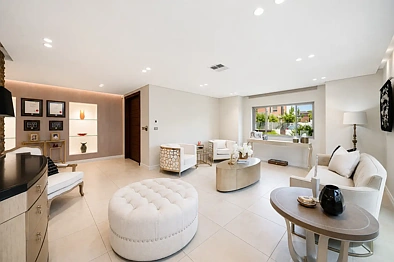 5 Shellcote Road, Greenacre, NSW 2190, 5房, 3浴, House