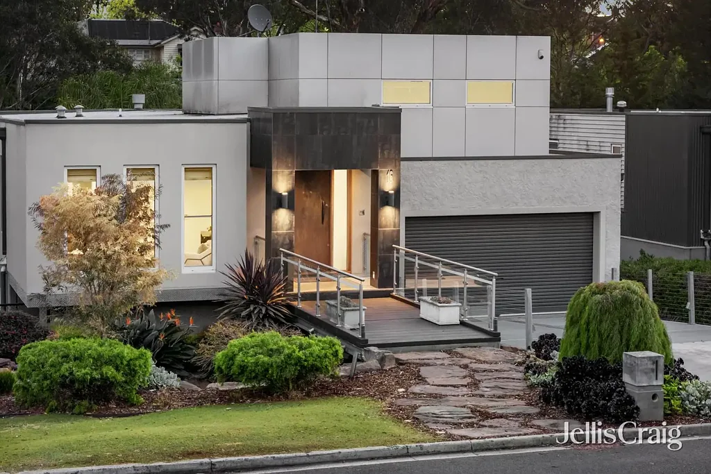 16 Old Lower Plenty Road, Viewbank, VIC 3084