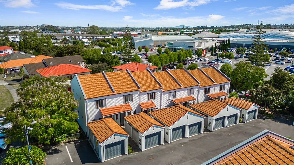 15/21 Armoy Drive, East Tamaki, Manukau City, Auckland