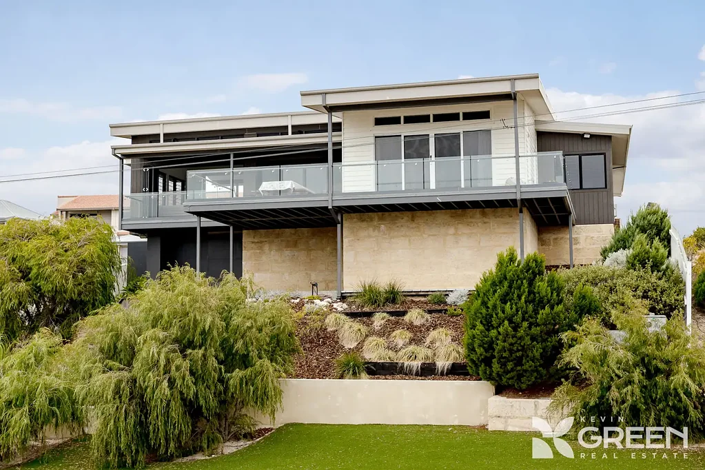 Halls Head 4 Bedroom Where Ocean Views Meet Architectural Brilliance
