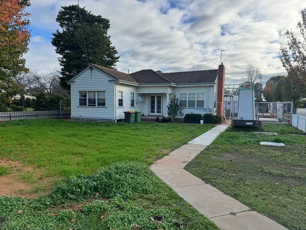 Centrally Located 3 Bedroom Home!