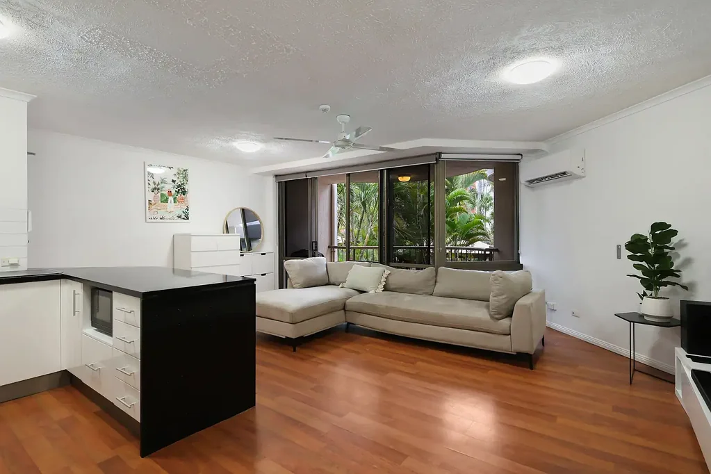 Stylish Coastal Living in the Heart of Surfers Paradise