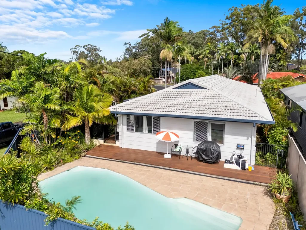 2 Beacon Crescent, Emerald Beach, NSW 2456