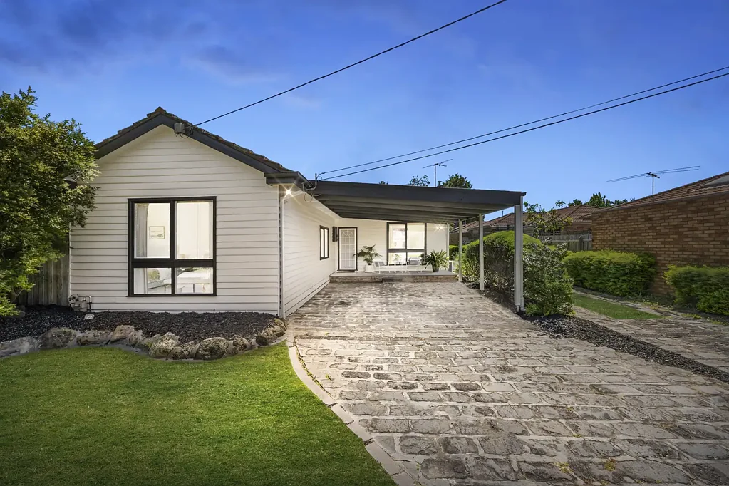 Comfort, Space & Convenience in the Heart of Bentleigh East