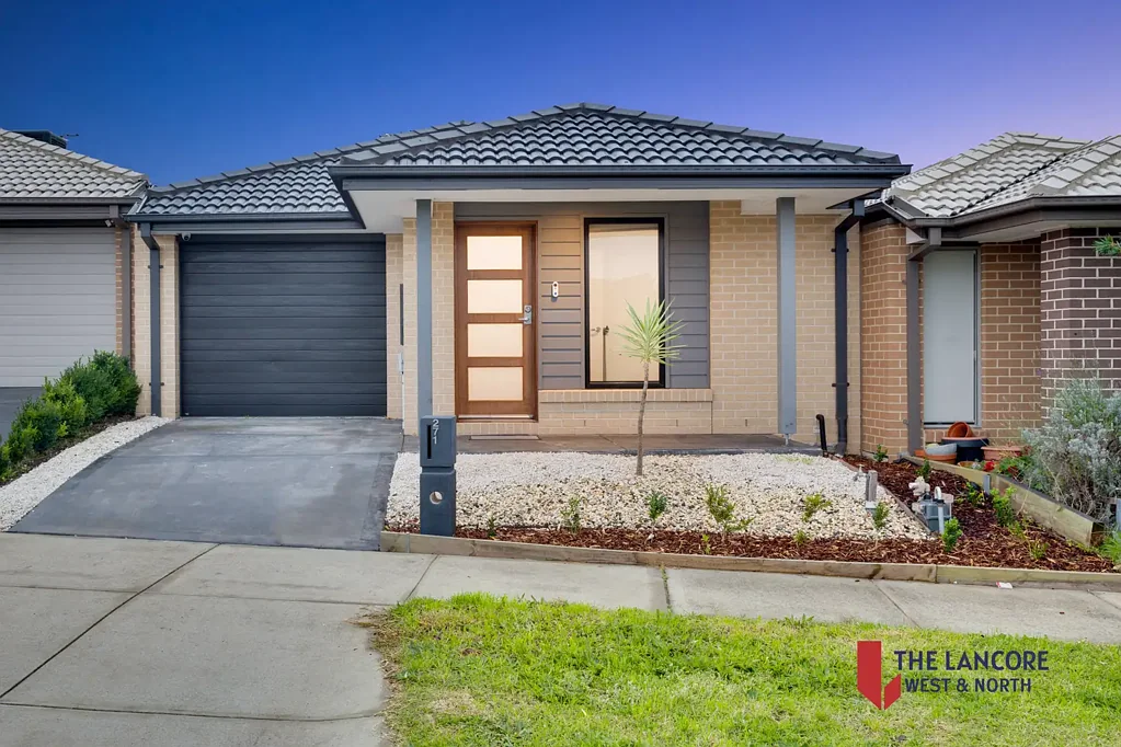 South Morang 3房 Lakes Boulevard精装3卧2卫 开放式厨房 低维护后院 步行至名校&商圈 高速网络 快捷交通 Modern Comfort Meets Ultimate Convenience