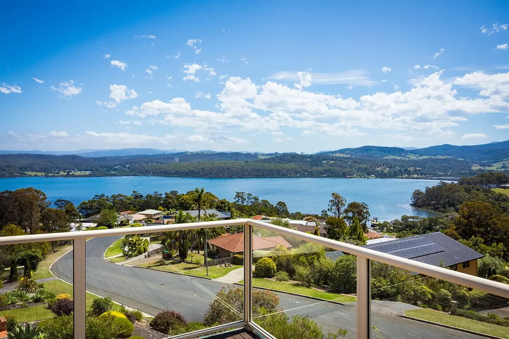 Merimbula 4部屋 Spacious Family Home with Big Lake Views