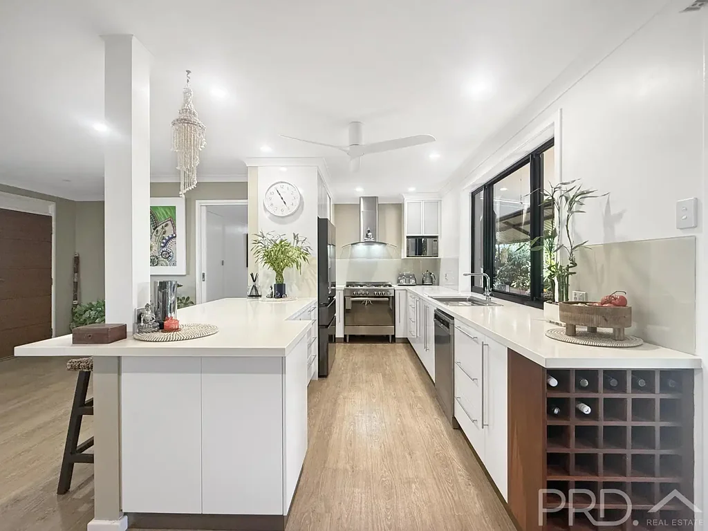5 Warburton Crescent, Dampier, WA 6713