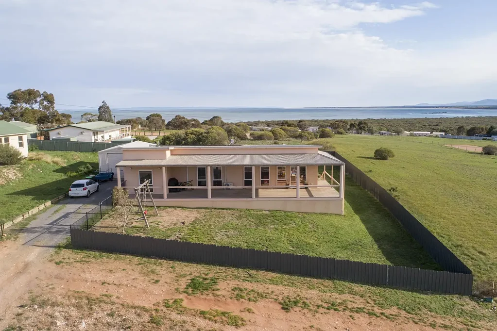 37 Mount Ferguson Dr, Weeroona Island, SA 5495