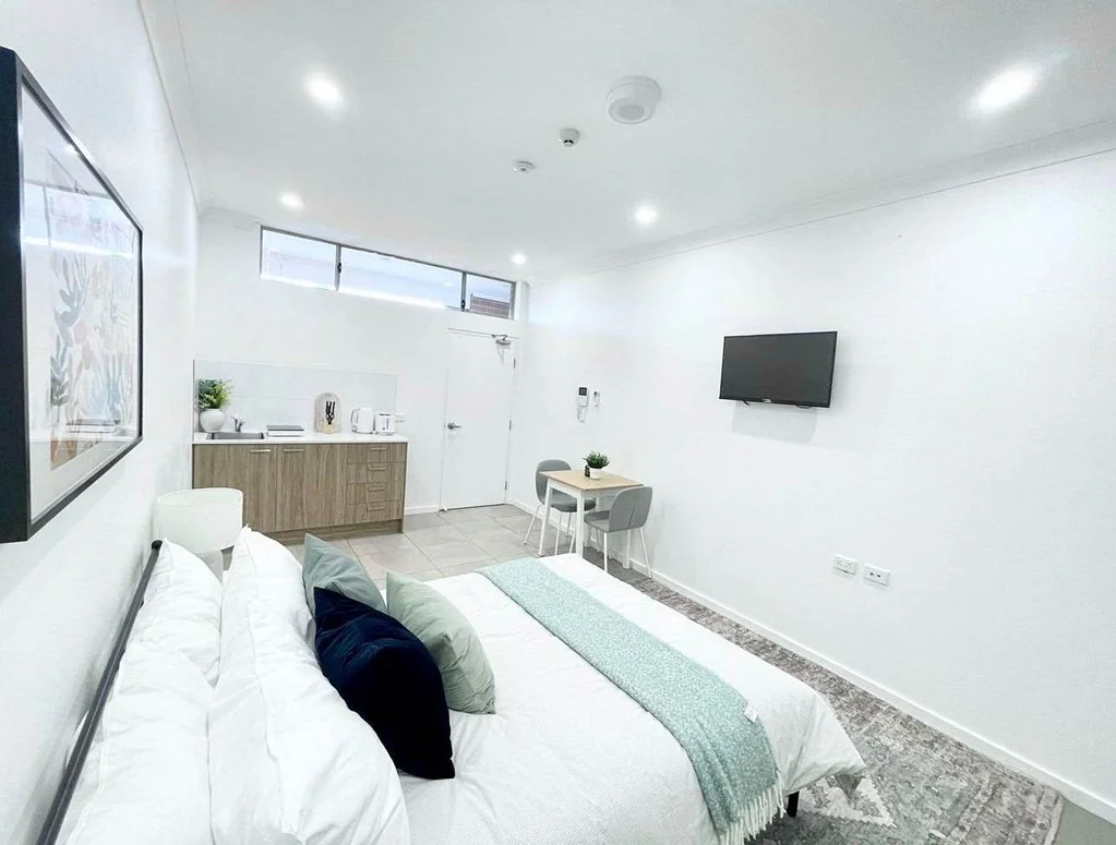"Modern Furnished Studio"