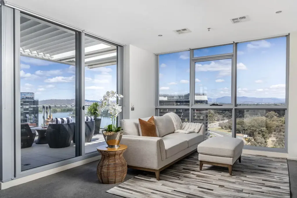 City 3 Bedroom Experience Unrivalled Luxury Living in this Spectacular 14th-Floor Penthouse