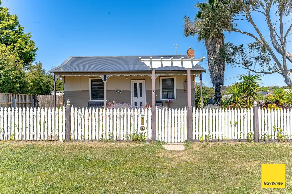 5 Staley Street, California Gully, VIC 3556