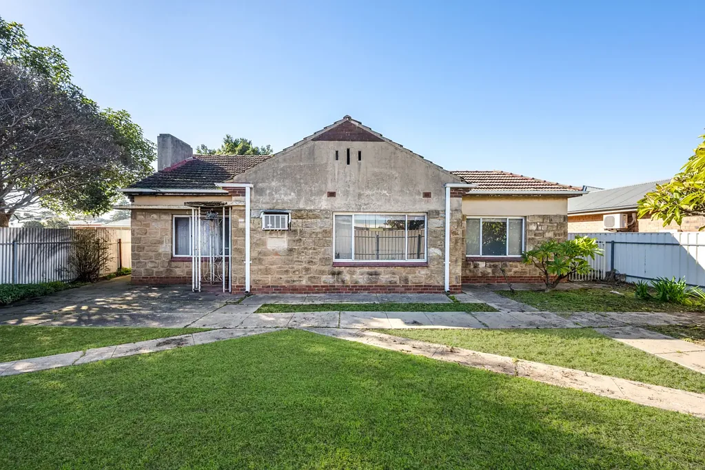 Kilburn 3બેડરૂમ Prime Corner Opportunity with Outstanding Potential