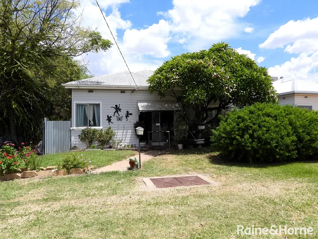 15 Oak Street, Moree, NSW 2400