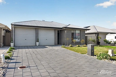 Goolwa North 3Moenga Near New Living. Designed for Simplicity