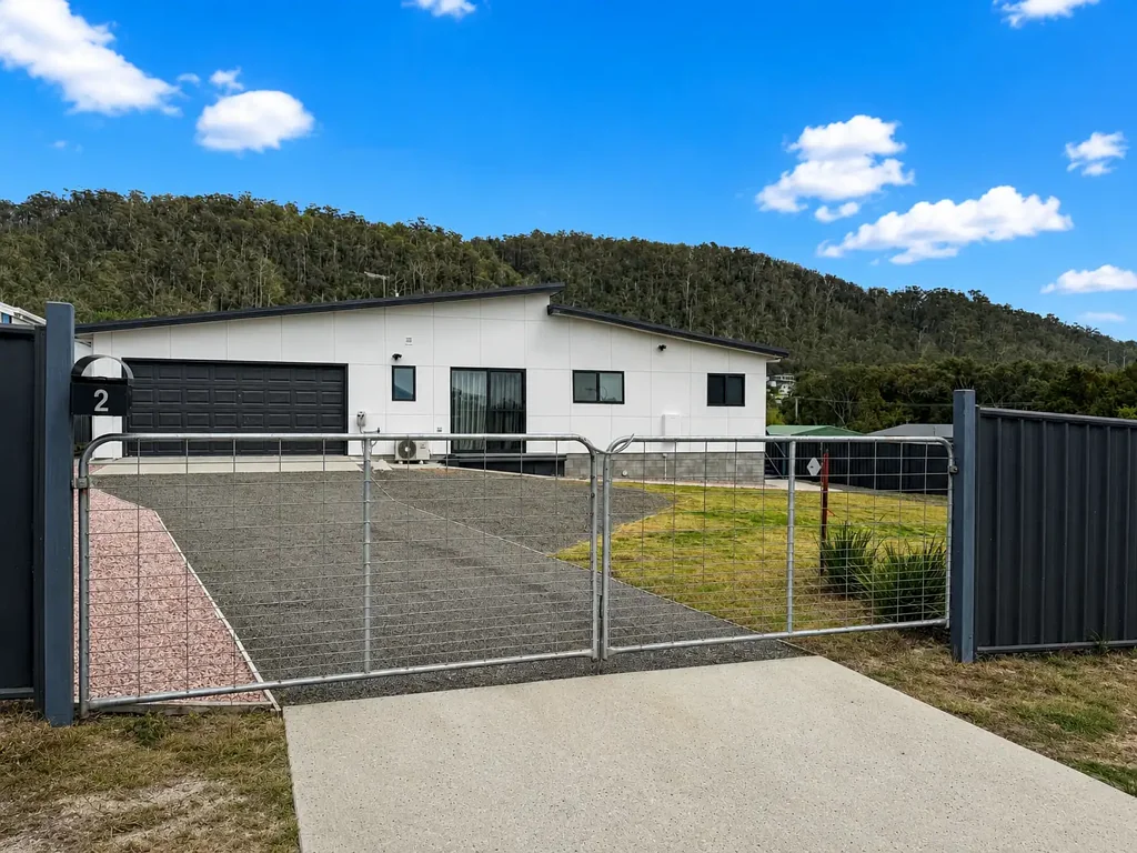 Bicheno 3房  Modern Coastal Living Meets Smart Investment Opportunity