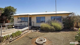 26 Henderson Avenue, Cleve