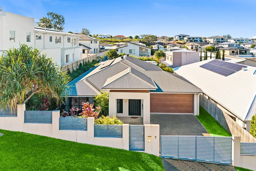 Underwood 4chambre Modern Family Living in a Prestigious Underwood Location