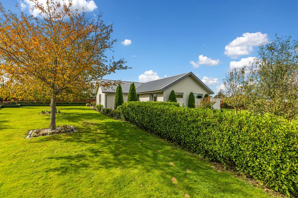 West Melton 4Phòng ngủ Private Oasis with very Motivated Owners !!