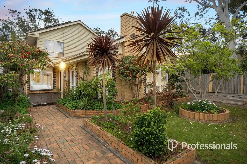Bentleigh East 4 Slaapkamer Classic Family Appeal with Exceptional Potential