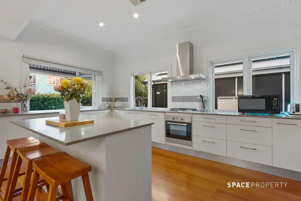Highgate Hill 6Kwarto Exceptional Dual Living Opportunity - 6 Full Sized bedrooms.