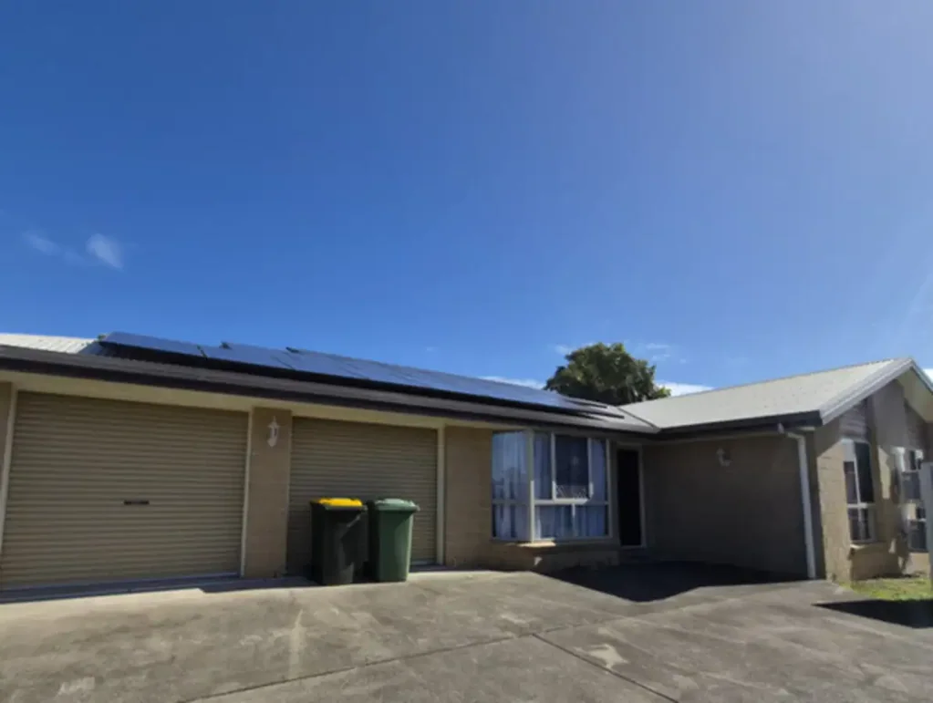 SPACIOUS 4 BEDROOM FAMILY HOME WITH SPA