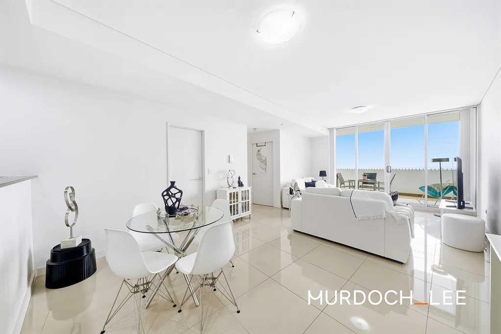 Castle Hill 1غرفة نوم Price Guide $550,000-$600,000. Contact Agent. Stunning and Spacious One-Bedroom Apartment with Panoramic Blue Mountains Views. Walk to Metro & Towers